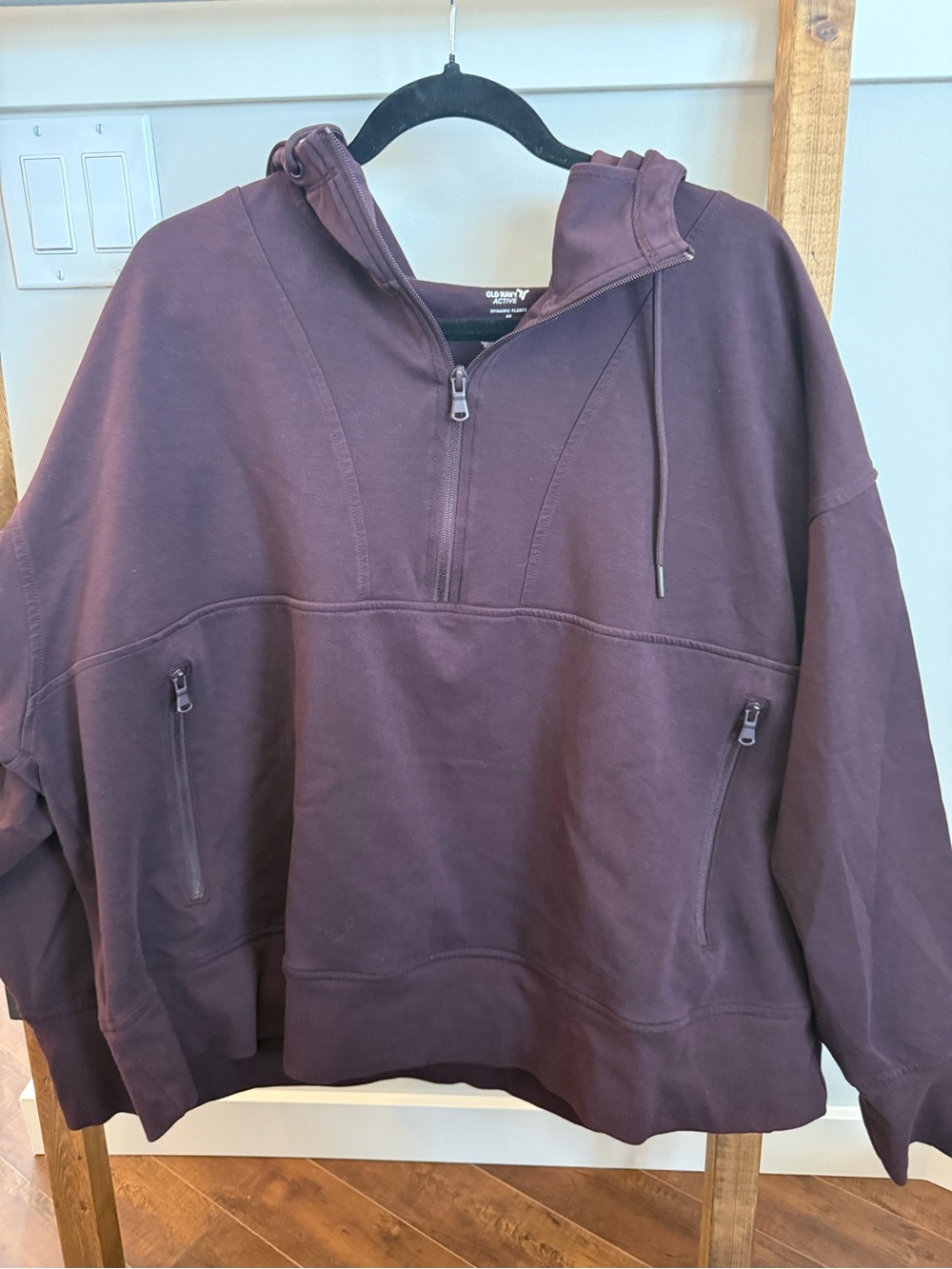 Old Navy Active Dynamic Fleece Quarter-Zip Pullover in Deep Plum